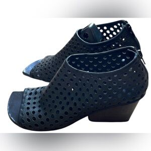 GARTENBANK Black Leather Perforated Women's open-toe Heeled shoe, EU 37 euro